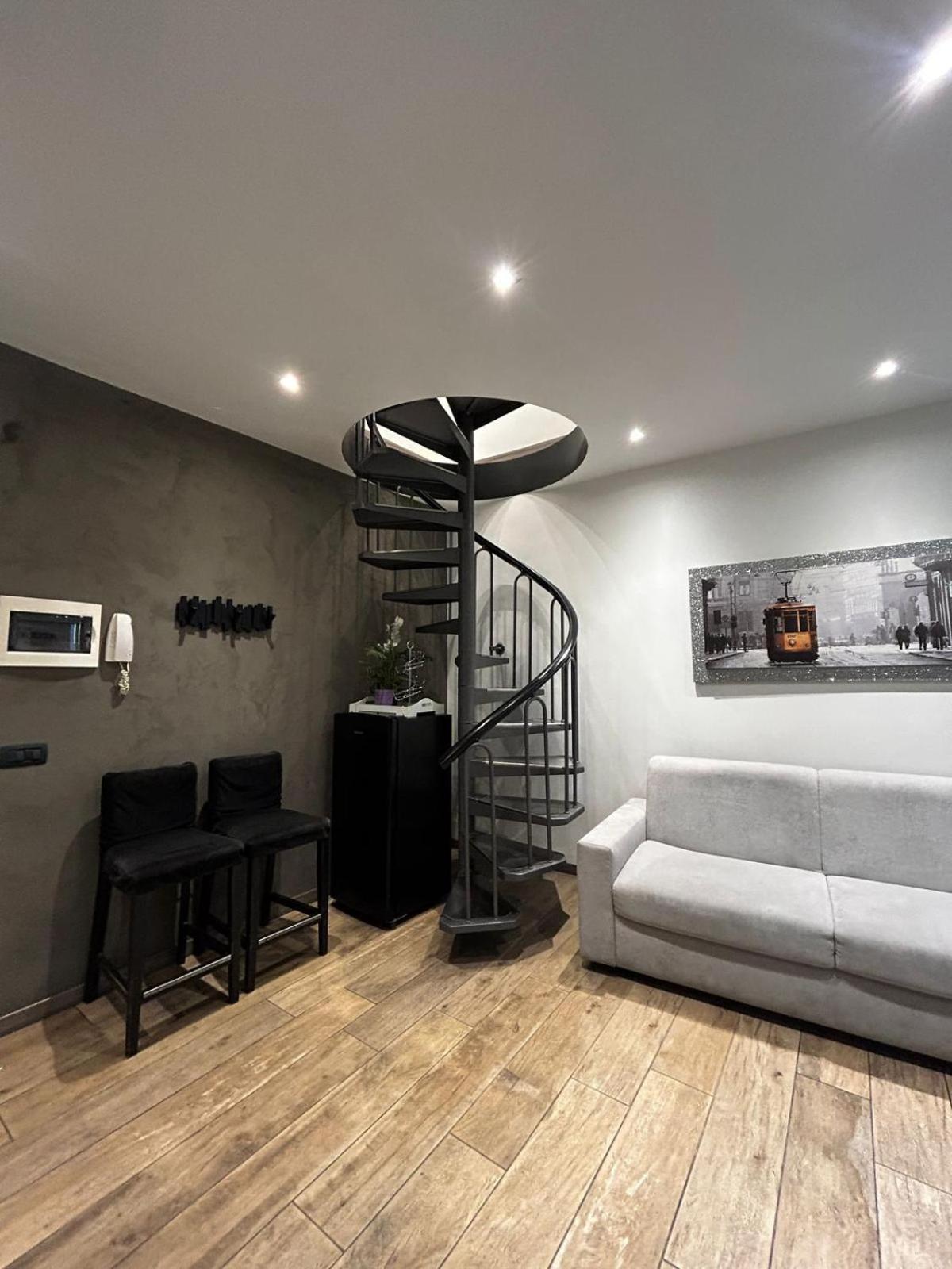 Leonardo Duplex Apartment Милан Экстерьер фото