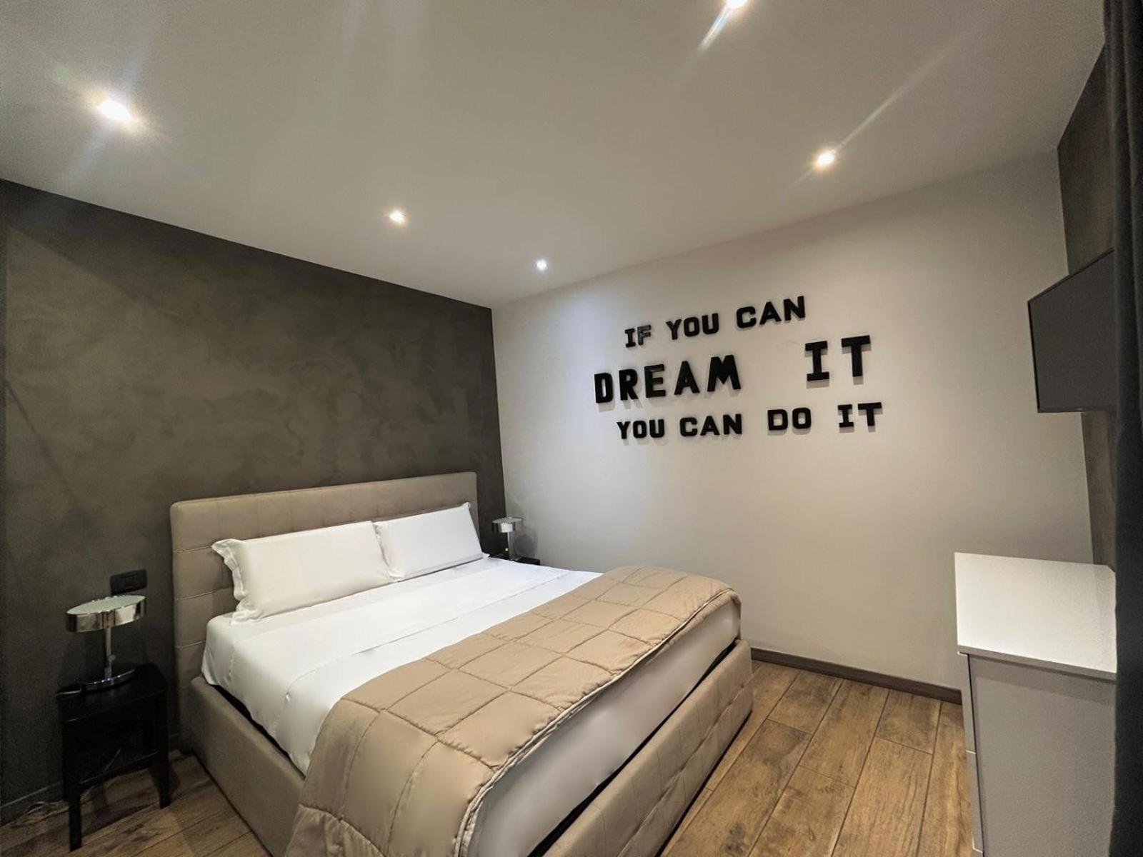 Leonardo Duplex Apartment Милан Экстерьер фото