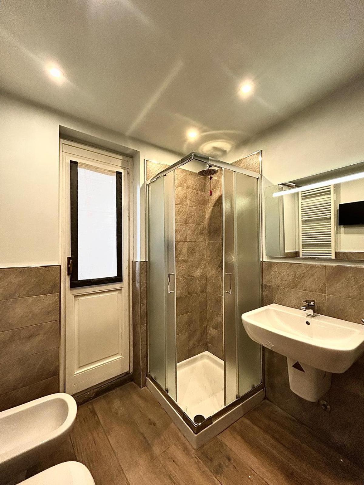 Leonardo Duplex Apartment Милан Экстерьер фото