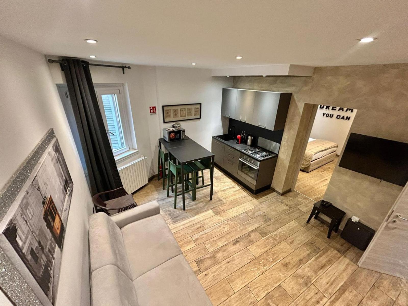 Leonardo Duplex Apartment Милан Экстерьер фото